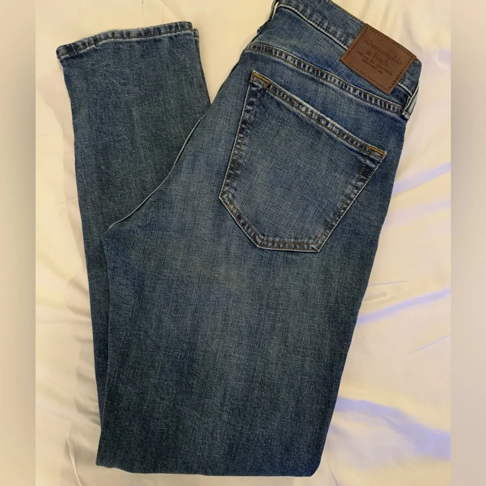 Abercrombie & Fitch jeans, size 31x32, athletic skinny, fits like a stra…